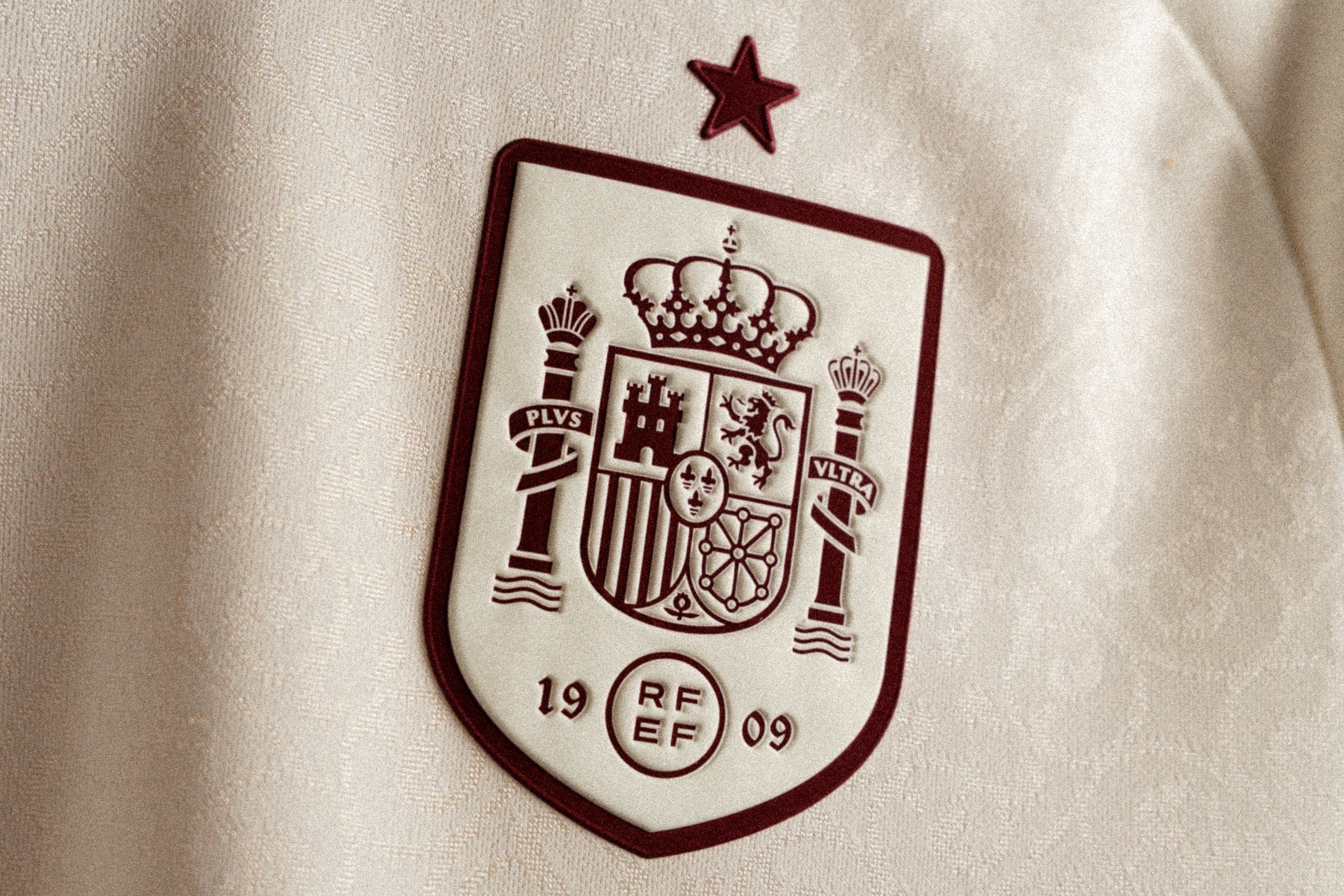 Spain 2026 Away Jersey – Cream & Red Edition